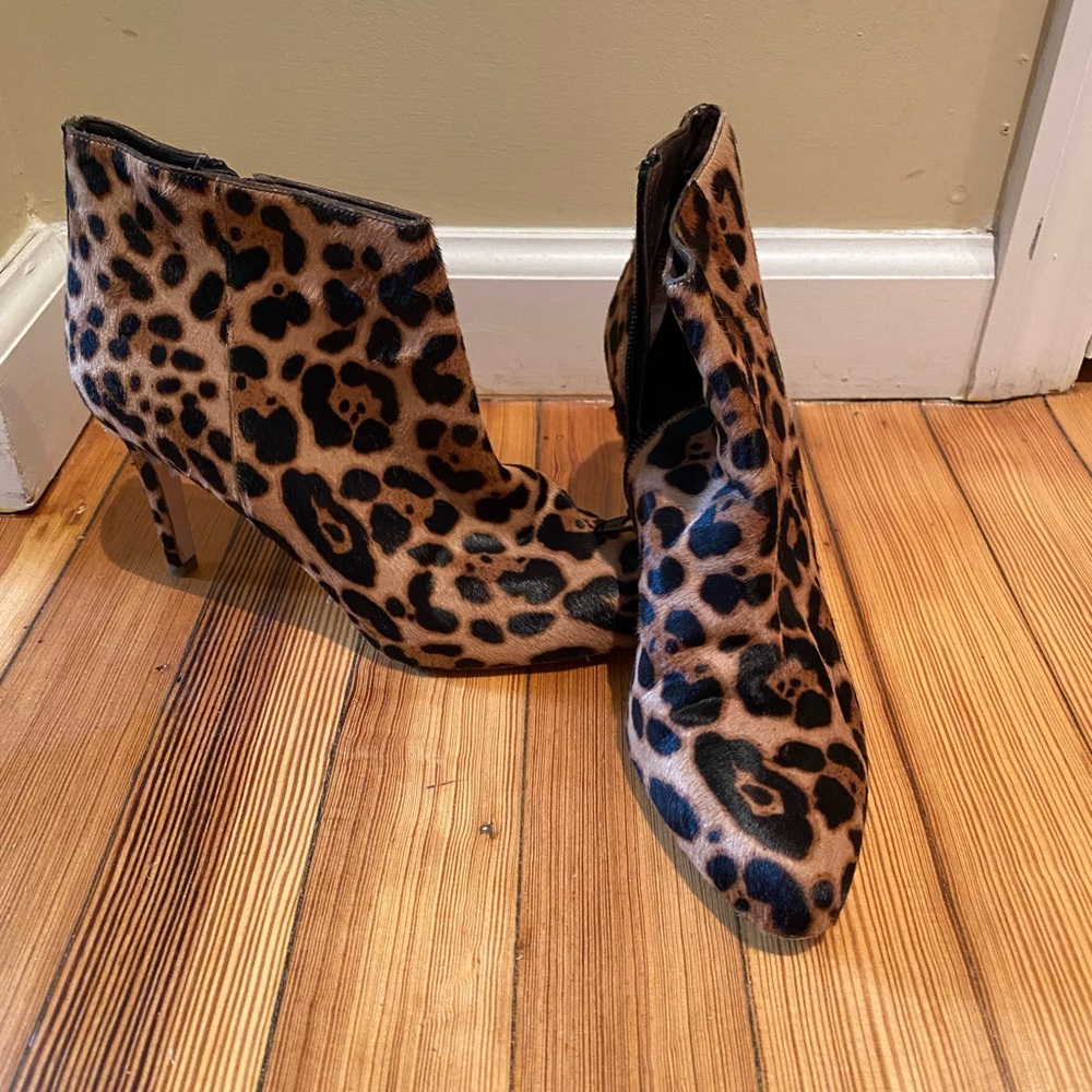 Leopard faux hair boots